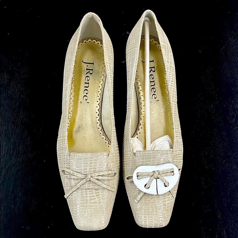 J.Renee Textured Cream Flats with Bow Detail